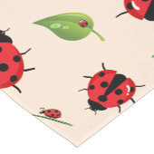 Niedlicher Rotpolka Punkt Ladybug Blume Girl Kurzer Tischläufer (Ecke)
