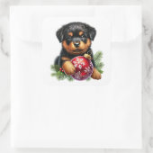 Niedlicher Rottweiler Welpe mit Weihnachtsgeschmac Quadratischer Aufkleber (Tasche)