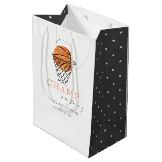 Niedlicher Rust unsere kleine Lampe Basketball Bab Mittlere Geschenktüte (Rückseite Schrägansicht)
