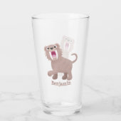Niedlicher Säbeltoothy Tiger Smilodon Cartoon Glas (Rückseite)