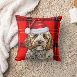 Niedlicher Santa Cockapoo Hund auf Karierten Weihn Kissen