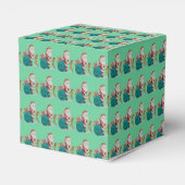 niedlicher Santa mit Geschenken und Spielzeug in S Geschenkschachtel (Rückseite)