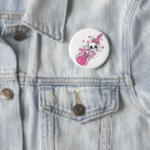 Niedlicher Schädel mit rosa Gitarre Button (Beispiel)