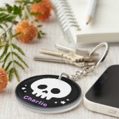 Niedlicher Schädel mit Sternen und lila Namen Schlüsselanhänger (Vorderseite rechts)