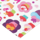 Niedlicher Schalenkuchen und Teetopf Tischdecke (Schrägansicht)