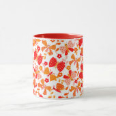 Niedlicher Schmetterling im Blumengarten in Rot-Or Tasse (Zentrum)