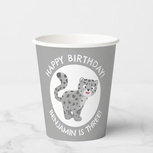 Niedlicher Schneeleopard personalisiert Cartoon Ge Pappbecher (Vorderseite)