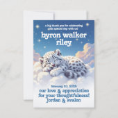 Niedlicher Schneeleopardenschlauch auf Wolkendusch Dankeskarte (Vorderseite)