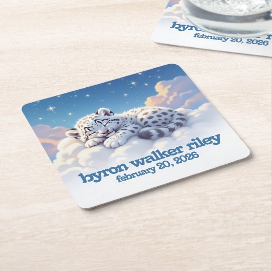 Niedlicher Schneeleopardenschlauch auf Wolkendusch Rechteckiger Pappuntersetzer (angewinkelt)