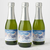 Niedlicher Schneeleopardenschlauch auf Wolkendusch Schaumweinetikett (Flaschen)