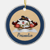 Niedlicher Schneemann auf einem Schlittelblauen Or Keramikornament (Vorne)