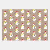 Niedlicher Schneemann und Schnee auf brauner Kraft Geschenkpapier Set (Vorderseite)