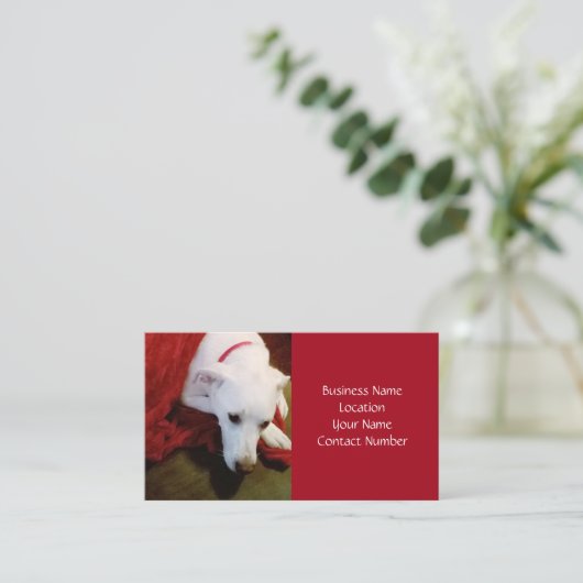 Niedlicher schneeweißer Welpenhund Red Holiday Visitenkarte (Stehend Vorderseite)