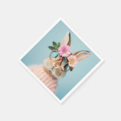 niedlicher schöner Hut in einem Korb Serviette (Ecke)