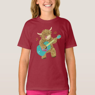 Niedlicher schottischer Highland Cow Plays Guitar  T-Shirt