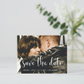 Niedlicher Schriftart Save the Date Ankündigungspostkarte (Stehend Vorderseite)
