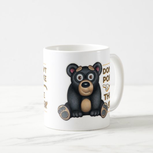 Niedlicher schwarzer Bär wirft den Bären nicht Kaffeetasse (VorderseiteRechts)