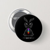 Niedlicher Schwarzer Bunny mit Chakra Rainbow Soul Button (Vorne & Hinten)