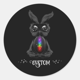 Niedlicher Schwarzer Bunny mit Chakra Rainbow Soul Runder Aufkleber