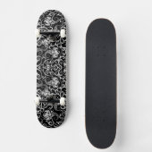 Niedlicher schwarzer dalmatinischer Blume Skateboard (Vorderseite)