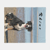 Niedlicher Schwarzer Hund am Strand Fleecedecke (Vorderseite (Horizontal))