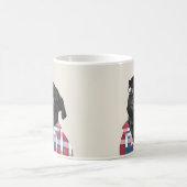 Niedlicher Schwarzer Mops mit Brille und Shirt Kaffeetasse (Mittel)