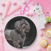 Niedlicher schwarzer Poodle Hund Kopf lächeln Pappteller (Party)