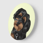 Niedlicher schwarzer und brauner Hund Große Wanduhr (Winkel)