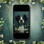 Niedlicher Scruffy Hund und Kleeblätter St Patrick Karte