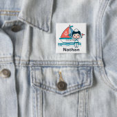 Niedlicher Seefahrer und Personalisiertes Schiff Button (Beispiel)