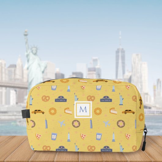Niedlicher Senfgelb New York City Muster Monogram Waschbeutel