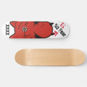 Niedlicher Shy Devil in der LIEBE Skateboard (Horizontal)