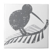 niedlicher silberner Kiwivogel und silberner Farn Fliese (Vorderseite)