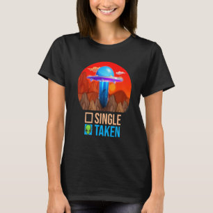Niedlicher Single oder Alien UFO Valentine T-Shirt