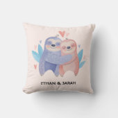 Niedlicher Sloth Couple Personalisierter Valentins Kissen (Vorderseite)