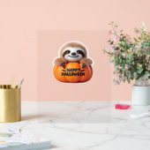Niedlicher Sloth sitzt in einem Kürbis. Text Happy Acrylschild (Hochzeit)