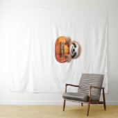 Niedlicher Sloth sitzt in einem Kürbis. Text Happy Wandteppich (Beispiel (Horizontal))