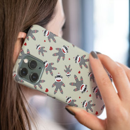 Niedlicher Sockenaffe mit Herzmuster auf Tan Case-Mate iPhone 14 Hülle