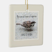 Niedlicher Sparrow Bird Foto Bibel Verse Simple Ta Keramikornament (Rechts)