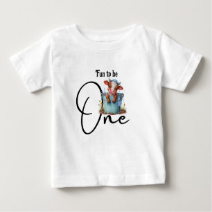 Niedlicher Spaß, eine Kuh in einem Eimer Personali Baby T-shirt