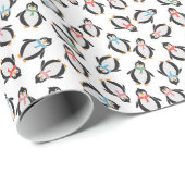 Niedlicher Spaß Schnee Weihnachtspinguine Wrapping Geschenkpapier (Rolleneckpunkt)