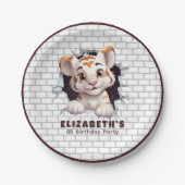 Niedlicher Spaß Tiger Cub Pinkeln aus dunkelbraune Pappteller (Vorderseite)