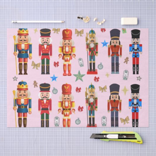 niedlicher Spielzeugsoldat Nutcracker Muster pink Seidenpapier (Handwerk)