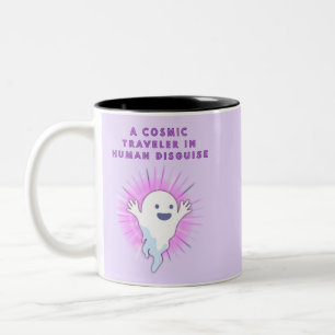 Niedlicher spiritueller Geist - EIN COSMIC REVELER Zweifarbige Tasse