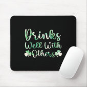 Niedlicher St. Patricks Day Drinks Gefärbte Krawat Mousepad (Mit Mouse)