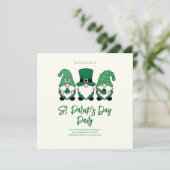 Niedlicher St. Patrick's Day Gnome Einladung (Stehend Vorderseite)