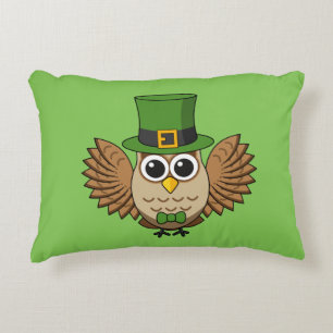 Niedlicher St. Patrick's Day Owl Cartoon Dekokissen