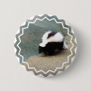 Niedlicher Stinktier-Knopf Button