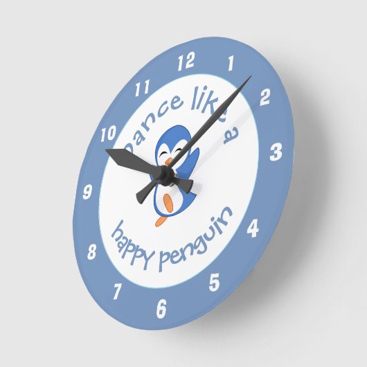 Niedlicher Tanz wie ein glücklicher Pinguin Blue Runde Wanduhr (Winkel)