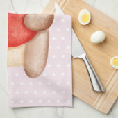 Niedlicher Teddy Bär, der auf Polka Docks ein Rote Geschirrtuch (Viertel Falte)